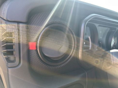 New 2025 Jeep Gladiator Rubicon image 25