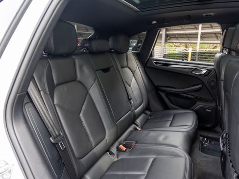 Certified 2023 Porsche Macan image 48