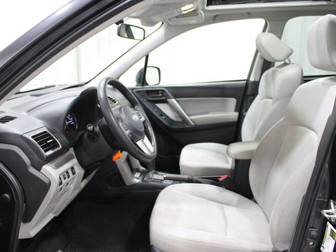 Used 2018 Subaru Forester 2.5i Premium image 3