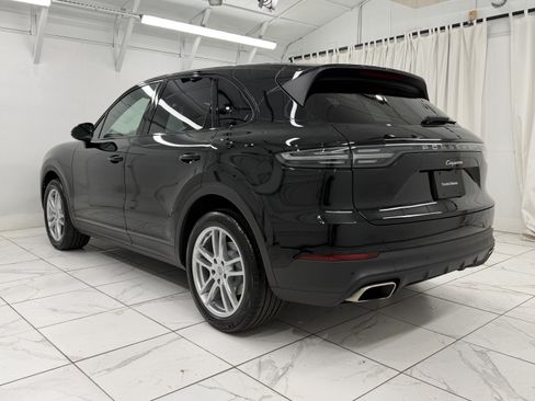 Certified 2023 Porsche Cayenne AWD/4WD image 14