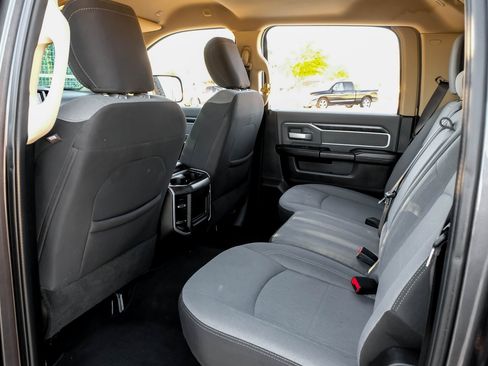 Used 2019 RAM 2500 Big Horn image 33