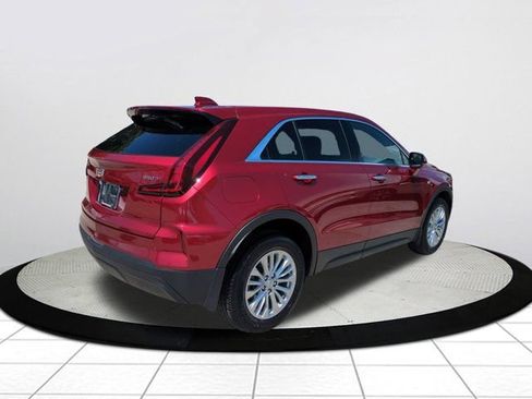 Used 2024 Cadillac XT4 Luxury FWD image 3