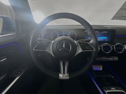 Used 2026 Mercedes-Benz GLB 250 image 11