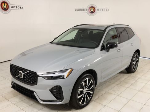 Used 2025 Volvo XC60 B5 Plus AWD/4WD image 35