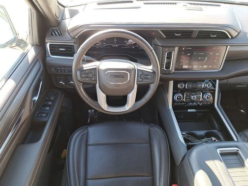 Used 2023 GMC Yukon Denali image 13