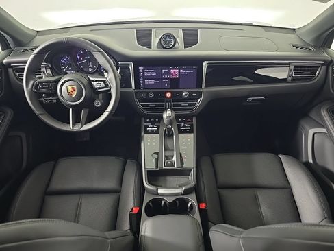 Certified 2026 Porsche Macan AWD/4WD image 28