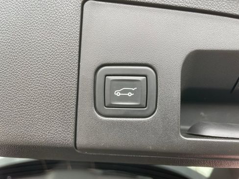 Used 2024 Cadillac XT4 Luxury w/ Cold Weather Package image 29