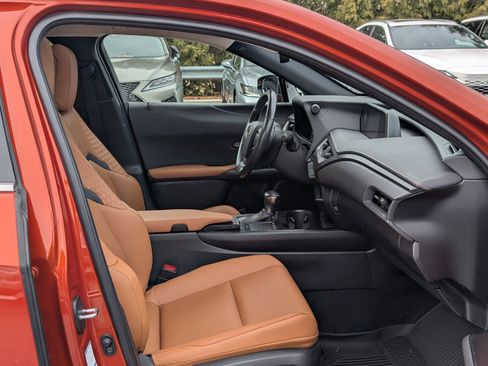 Used 2020 Lexus UX 250h w/ Premium Package image 8