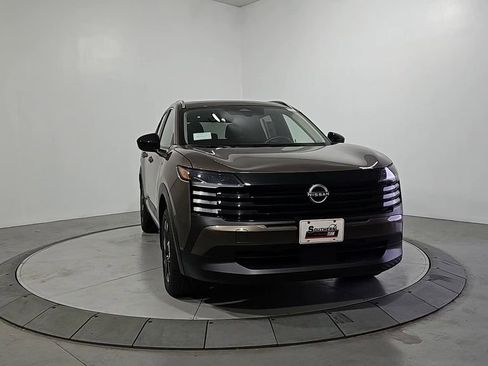 New 2026 Nissan Kicks SV image 9