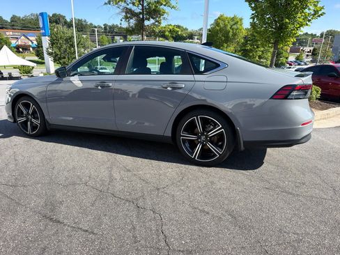 Used 2024 Honda Accord Sport image 8