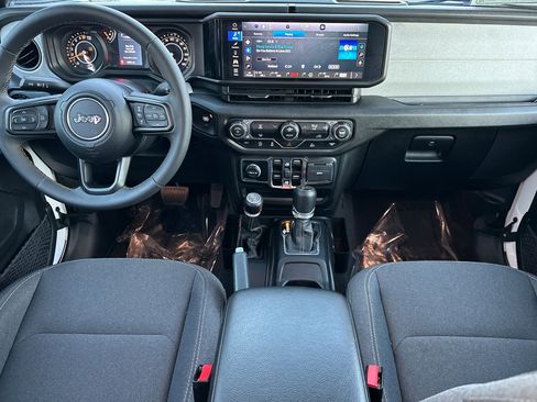 Used 2024 Jeep Gladiator Sport image 14