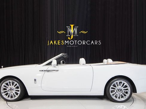 Used 2020 Rolls-Royce Dawn RWD image 2