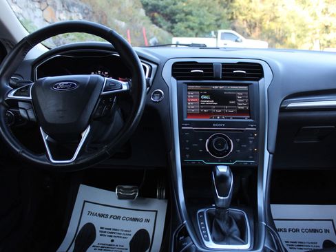 Used 2014 Ford Fusion Titanium image 19