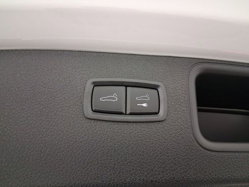 Used 2026 Porsche Macan image 36