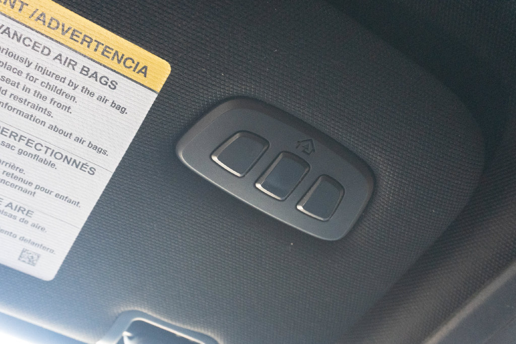 Used 2021 Ford Explorer Platinum w/ Premium Technology Package RWD image 34