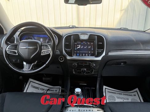Used 2021 Chrysler 300 Touring w/ Sport Appearance Package RWD image 17