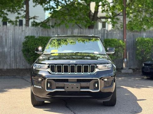 Used 2023 Jeep Grand Cherokee Overland AWD/4WD image 9