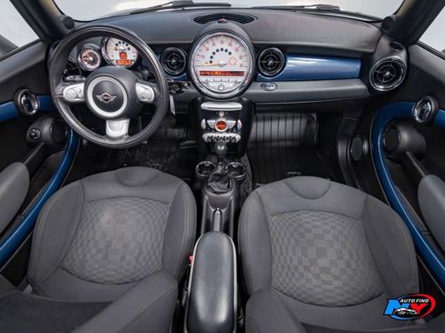 Used 2009 MINI Cooper Convertible image 2