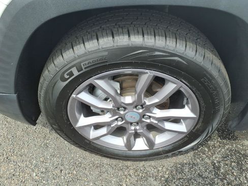 Used 2023 GMC Terrain SLT AWD/4WD image 6