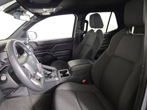 Used 2025 Toyota 4Runner SR5 AWD/4WD image 13