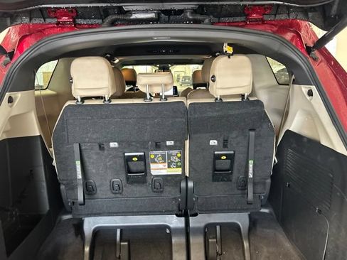 Used 2023 Toyota Sienna XLE FWD image 9