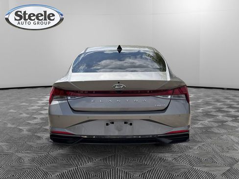 Certified 2023 Hyundai Elantra Limited FWD image 4