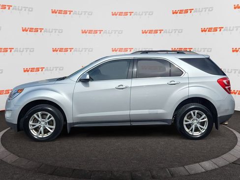 Used 2017 Chevrolet Equinox LT w/ Convenience Package AWD/4WD image 2