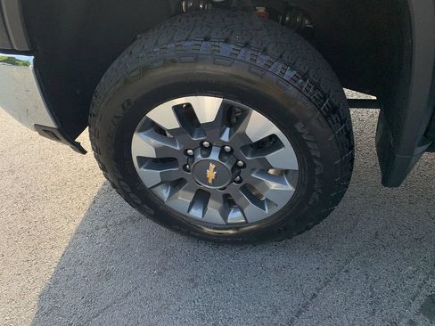 Used 2024 Chevrolet Silverado 2500 LT AWD/4WD image 28