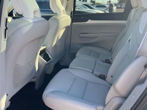 New 2025 Volvo EX90 Plus w/ Protection Package Premier image 22