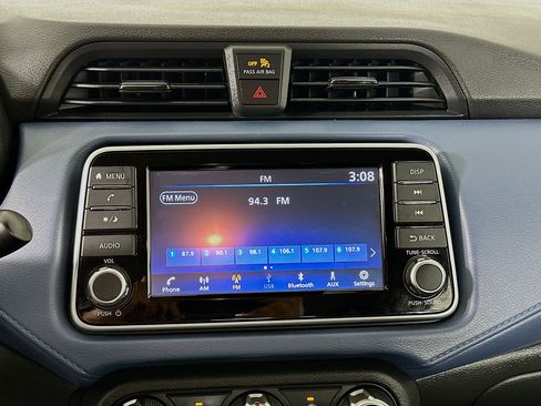 Used 2025 Nissan Versa SV FWD image 21