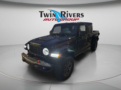 Used 2026 Jeep Gladiator Mojave AWD/4WD image 1