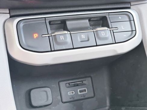 Used 2023 GMC Acadia SLT FWD image 24