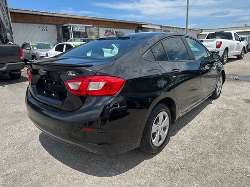 Used 2018 Chevrolet Cruze LS FWD image 5