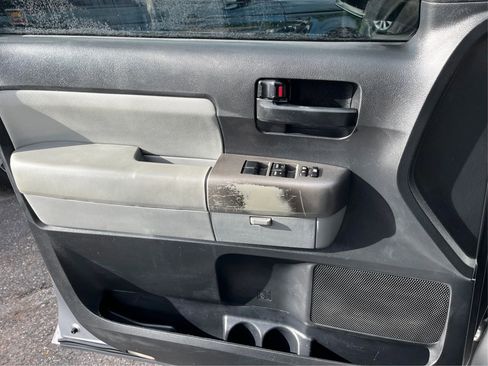 Used 2013 Toyota Sequoia SR5 image 21