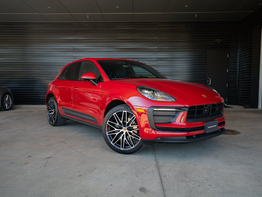 Certified 2023 Porsche Macan AWD/4WD image 9