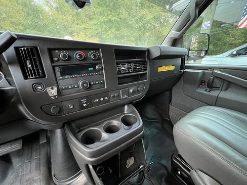 Used 2022 Chevrolet Express 2500 w/ Driver Convenience Package image 11