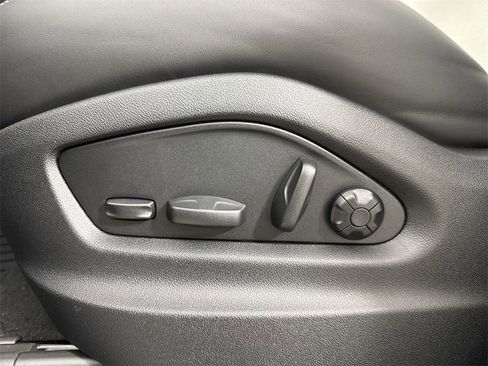 New 2026 Porsche Cayenne image 38