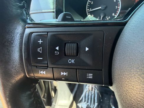 Used 2022 Nissan Pathfinder SL FWD image 15