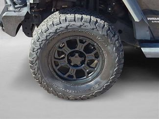 Used 2017 Jeep Wrangler Unlimited Rubicon w/ Connectivity Group AWD/4WD video 4