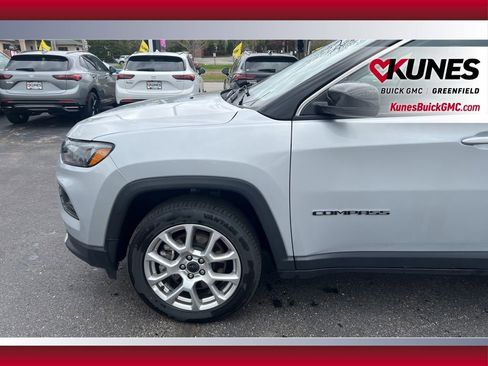 Used 2025 Jeep Compass Limited AWD/4WD image 15