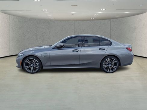 Used 2023 BMW 330e w/ Driving Assistance Package image 6