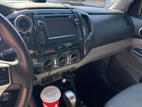 Used 2013 Toyota Tacoma PreRunner w/ SR5 Pkg RWD image 11