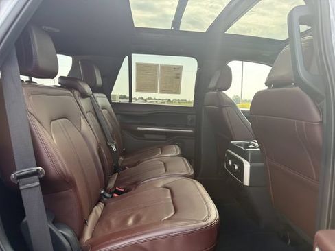 Used 2024 Ford Expedition Limited AWD/4WD image 19