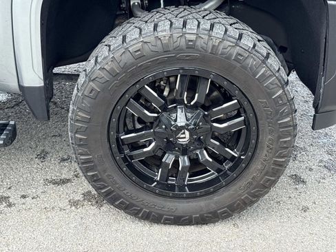 Certified 2024 GMC Sierra 2500 Denali Ultimate AWD/4WD image 10