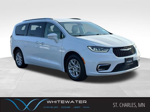 Used 2021 Chrysler Pacifica Touring-L FWD image 1