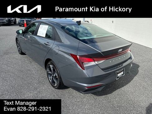 Used 2023 Hyundai Elantra SEL w/ Convenience Package FWD image 5