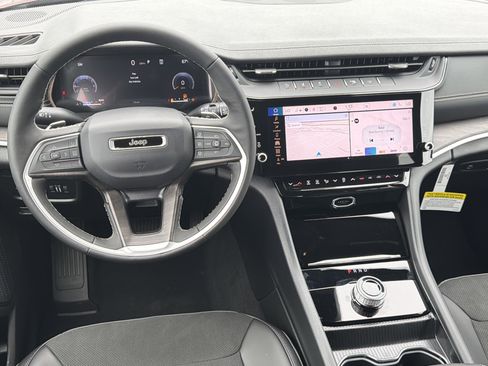New 2026 Jeep Grand Cherokee Altitude RWD image 28