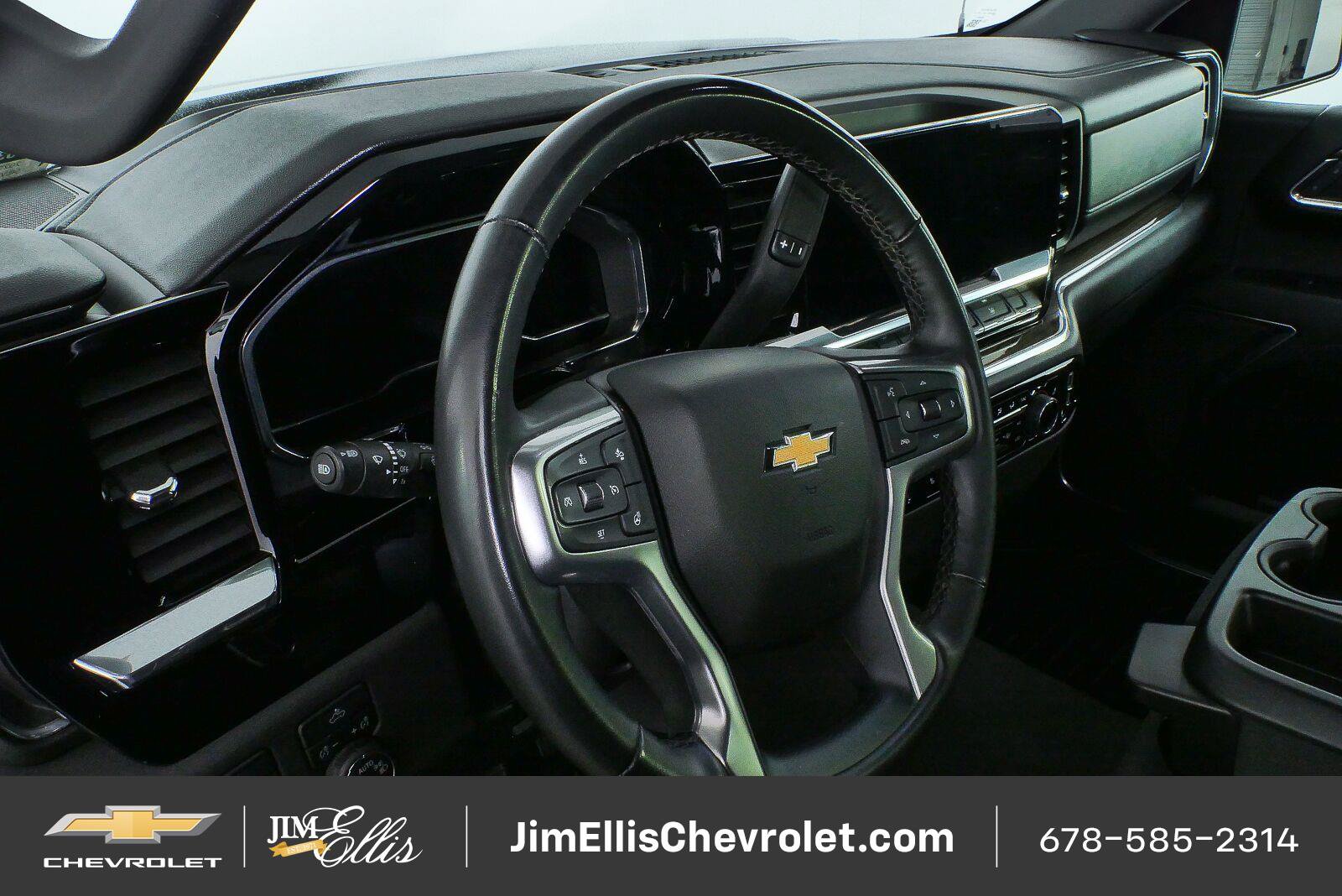 Certified 2025 Chevrolet Silverado 1500 LT AWD/4WD image 4
