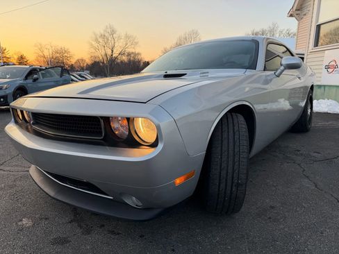 Used 2012 Dodge Challenger R/T image 9