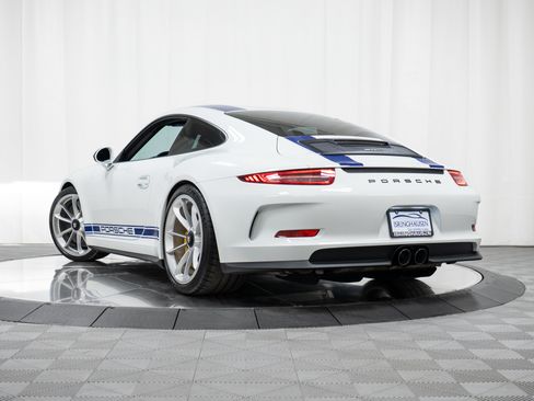 Certified 2016 Porsche 911 R RWD image 45